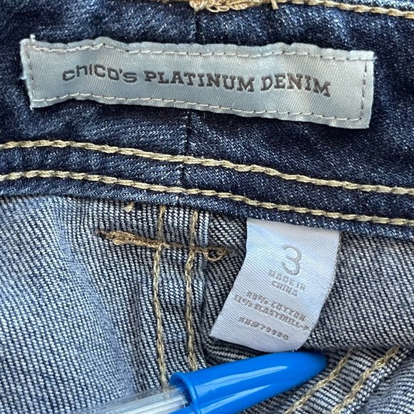 Chico's Size 3 Platinum Ultimate Fit Cropped Stretch Demin Jeans Medium Wash - Picture 4 of 5
